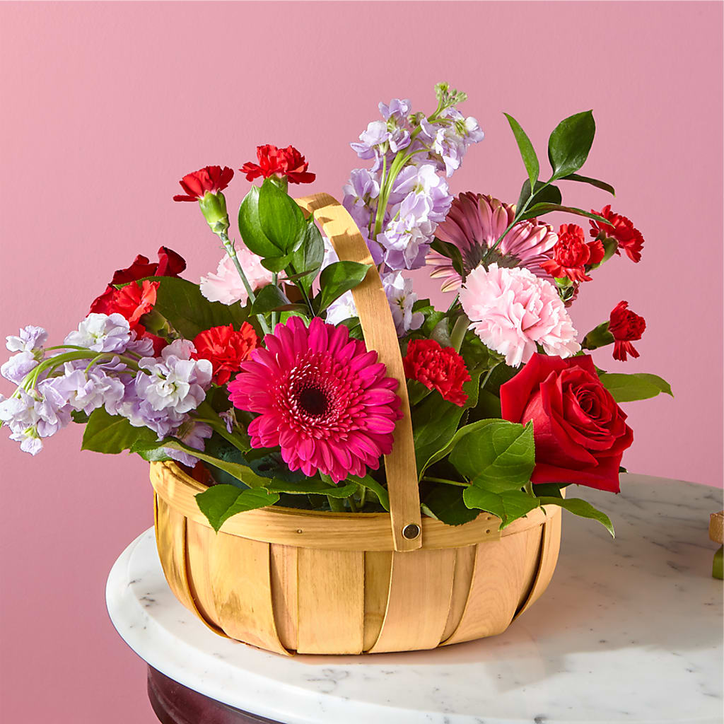 Pink Picnic Basket –  Peonia Flowers Llc, Lakewood NJ