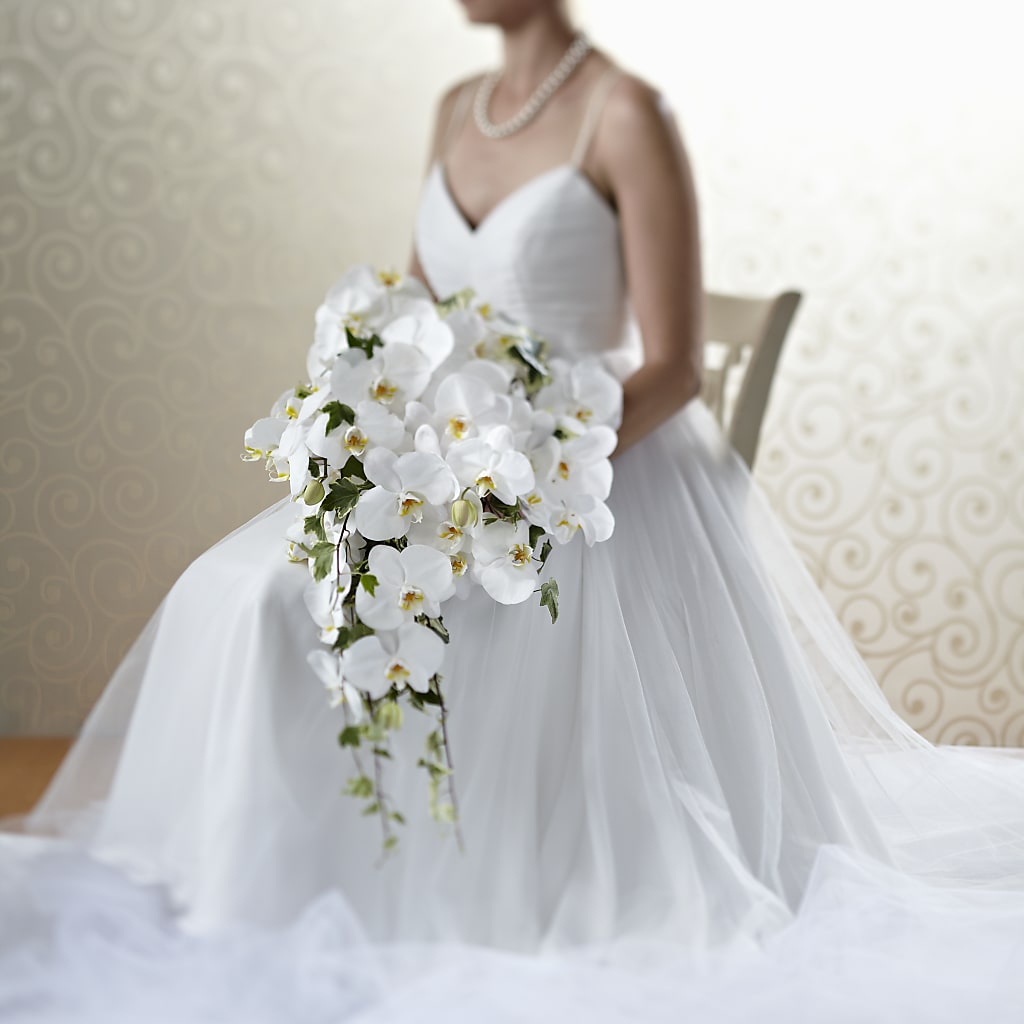 Classic White Bouquet –  Peonia Flowers Llc, Lakewood NJ