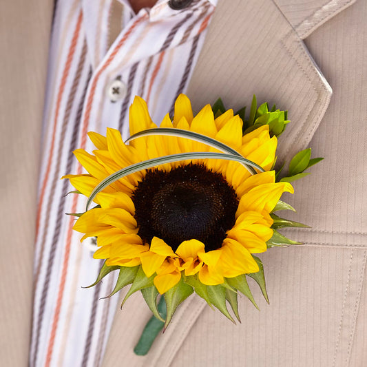 Free Spirit Boutonniere –  Peonia Flowers Llc, Lakewood NJ