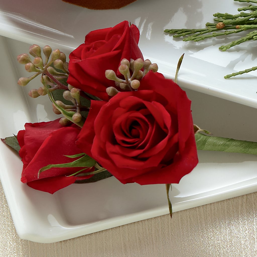 Red Spray Rose Boutonniere –  Peonia Flowers Llc, Lakewood NJ