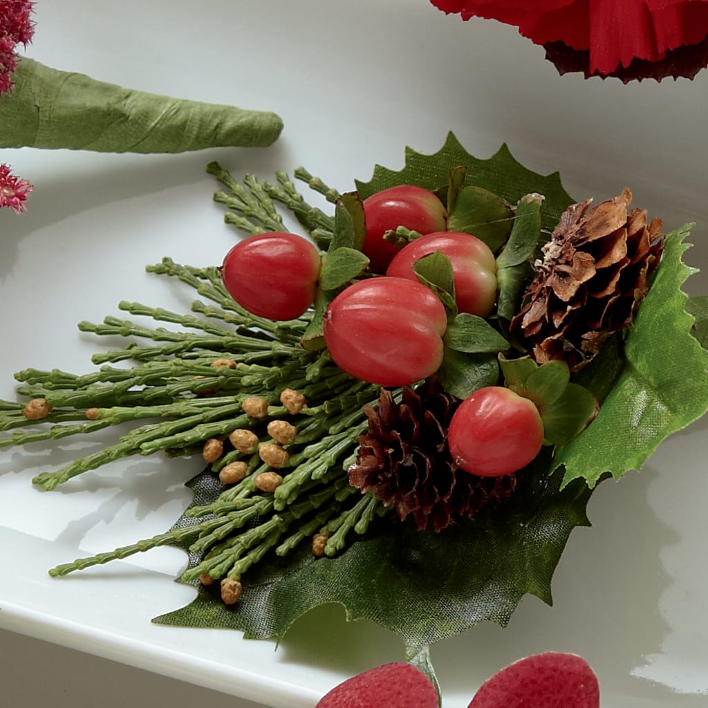 Red Berry Boutonniere –  Peonia Flowers Llc, Lakewood NJ